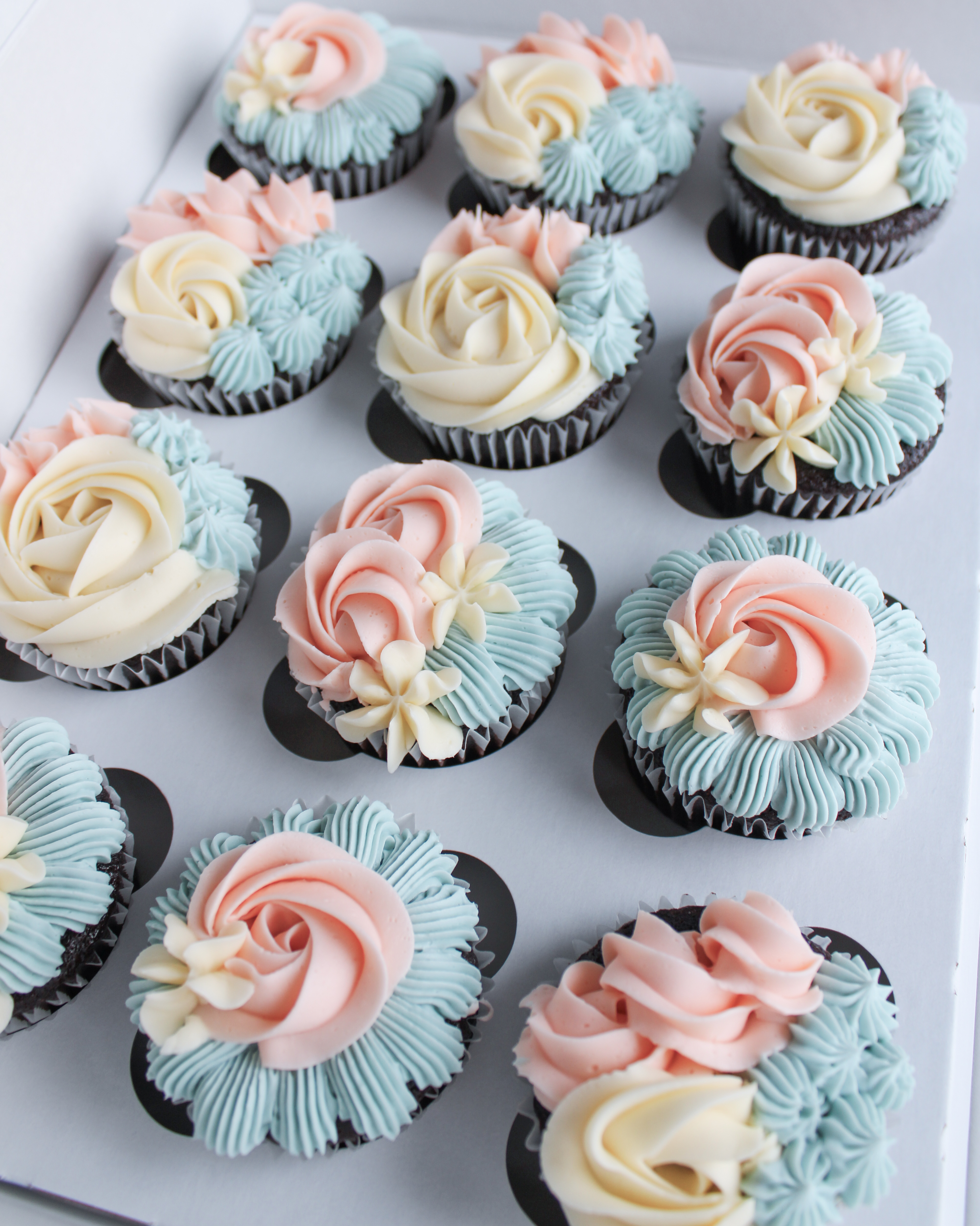 gender reveal filled cupcakes