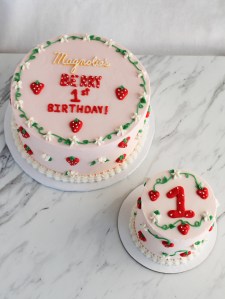 4" cake and 8" party cake