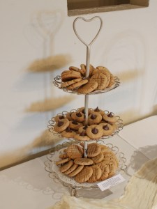 peanut butter and peanut blossom cookies